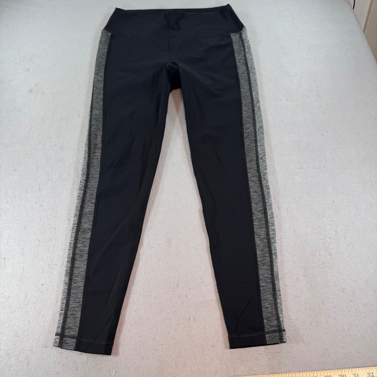 Vuori Daily Leggings Womens Large Black Gray Heather Yoga Athletic Pants